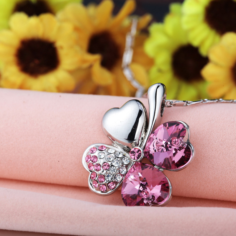 54Lucky Clover Pendant