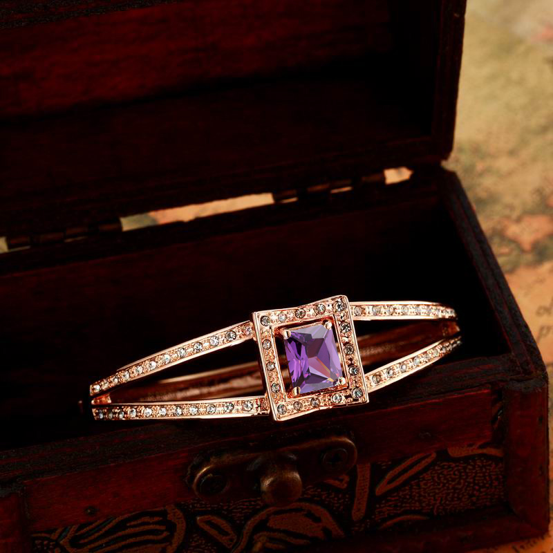 11579_P_1354158492001Fashion  Bracelet