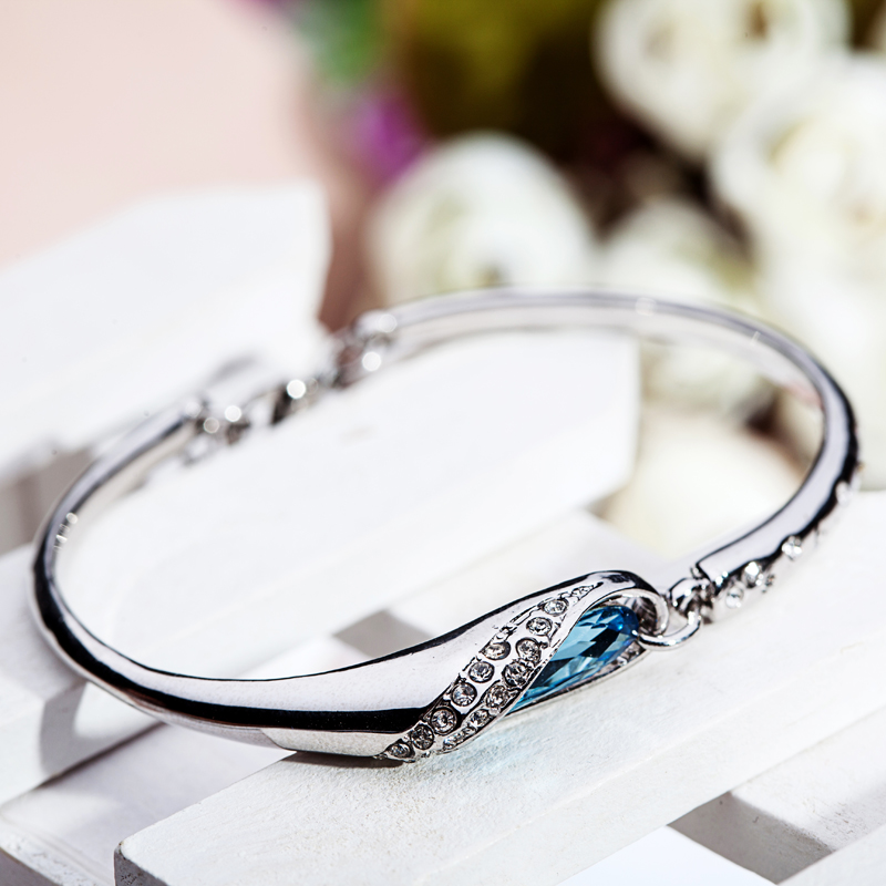 3Glass Shoes Bracelet