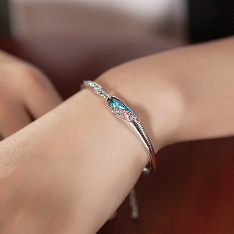 5Glass Shoes Bracelet