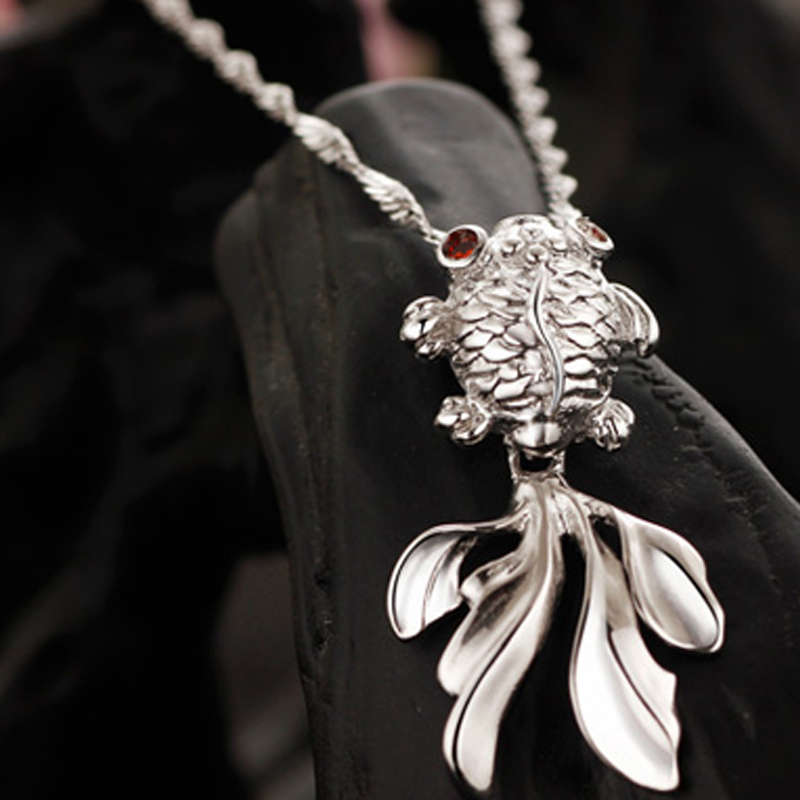 004Goldfish Pendant