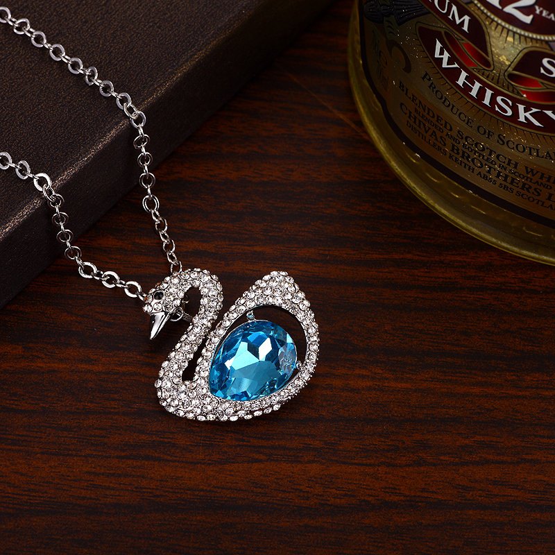 003Love of Swan Pendant