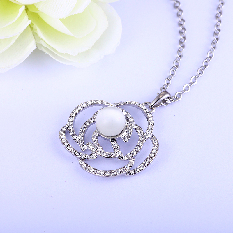 002Rose Whisper Pendant