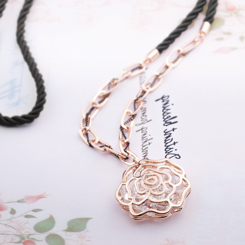 003 (2)Rose Pendant (black)