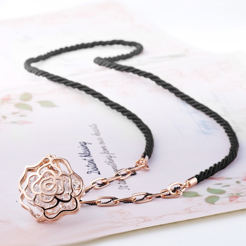 3 (2)Rose Pendant (black)