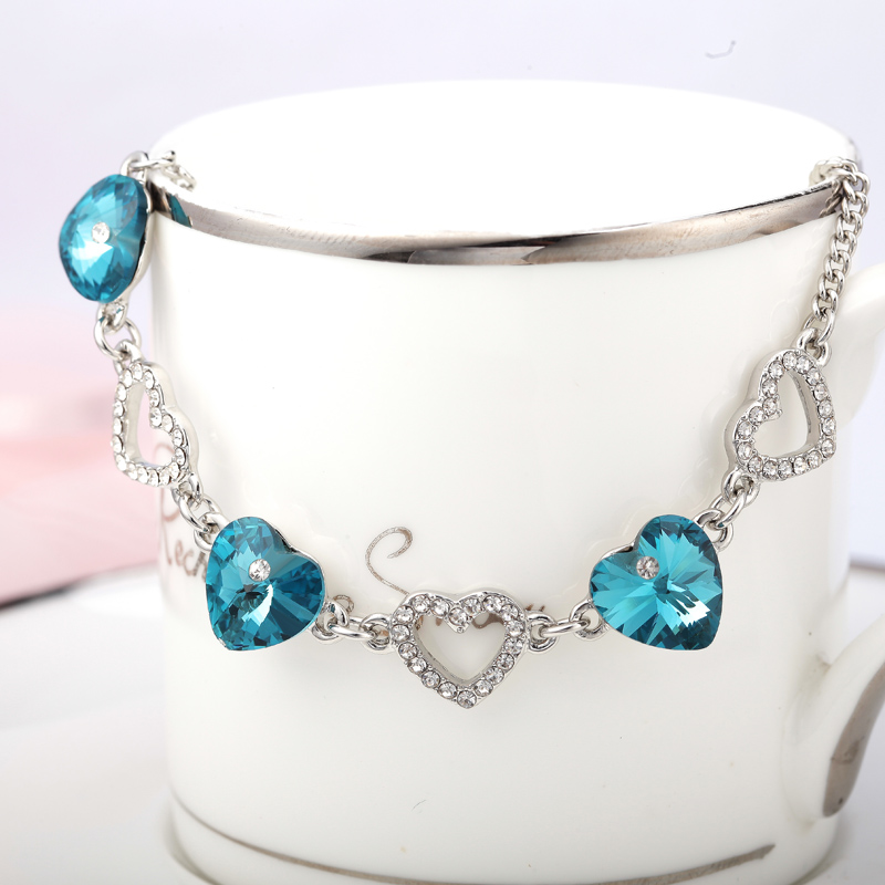 004Love Bracelet