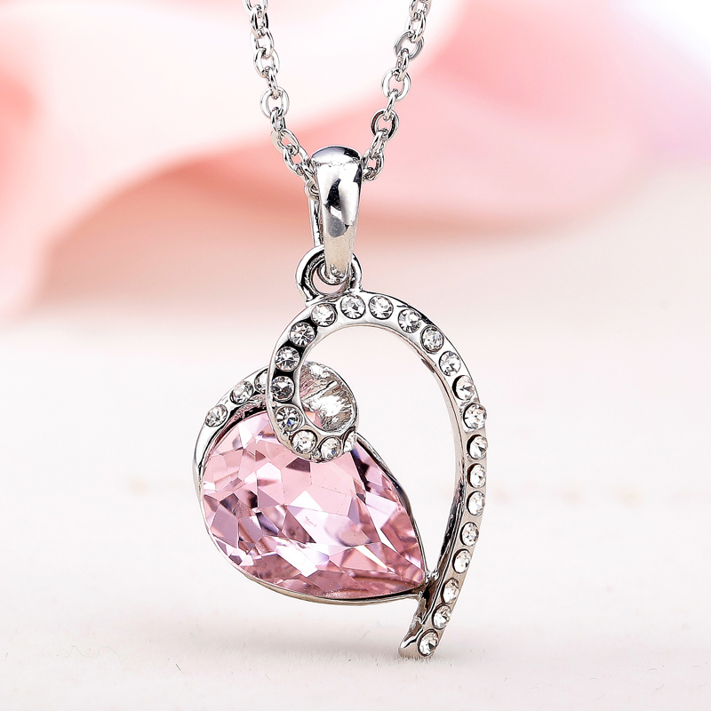 002Love Pendent 