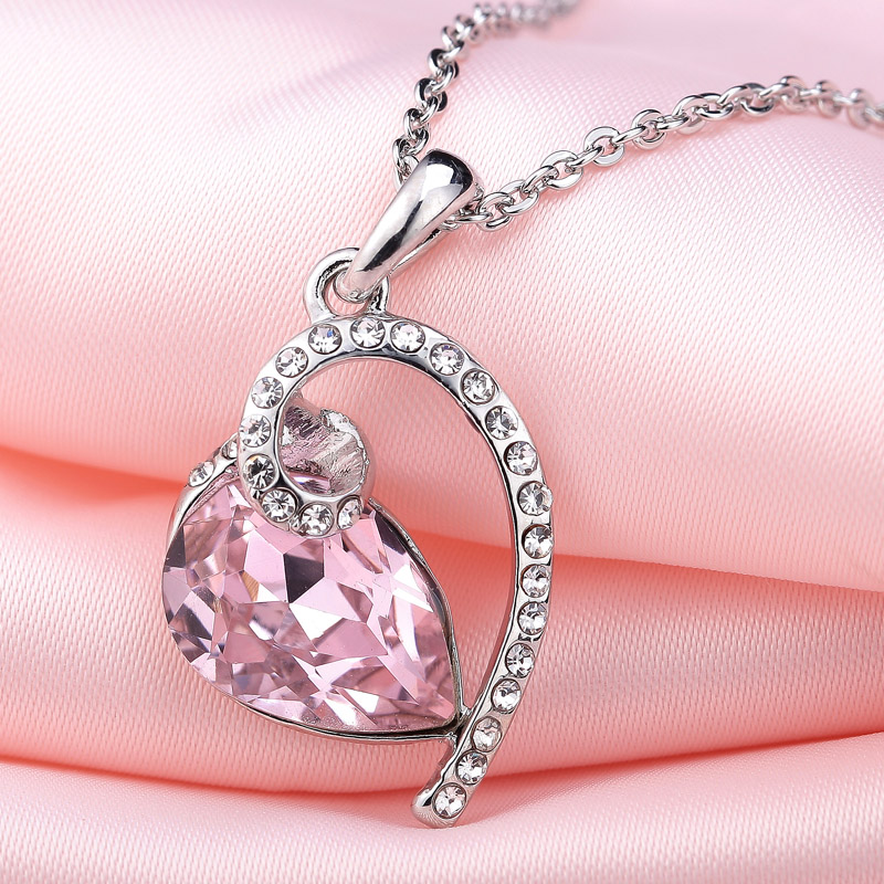 003Love Pendent 