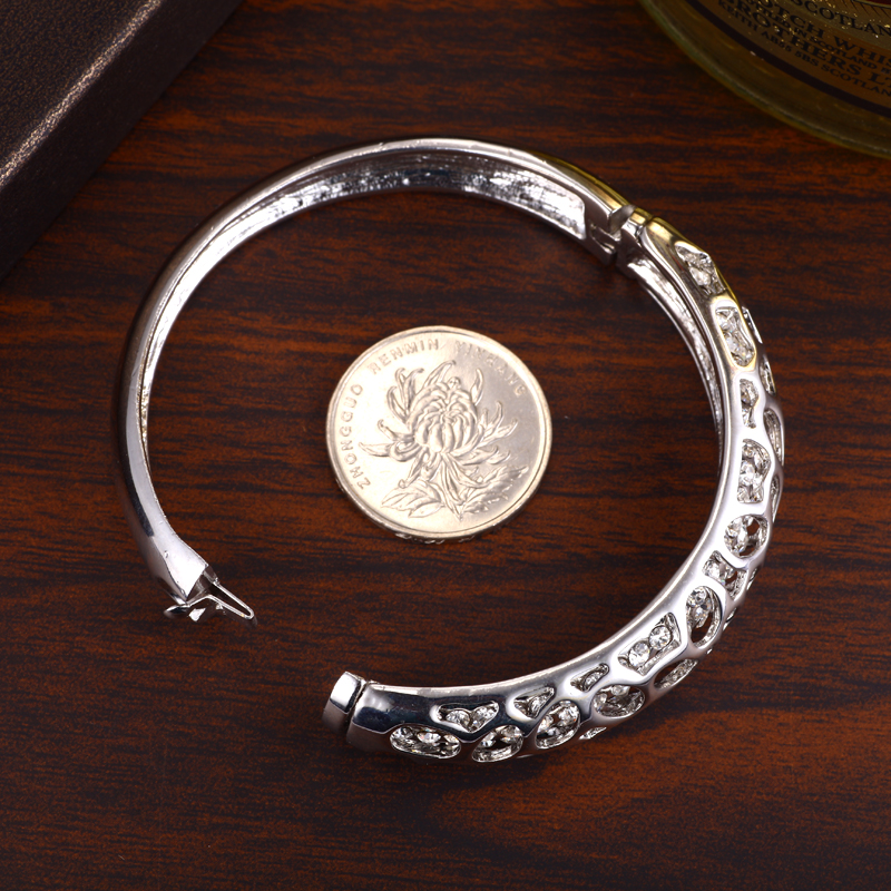 3The Queen Bracelet