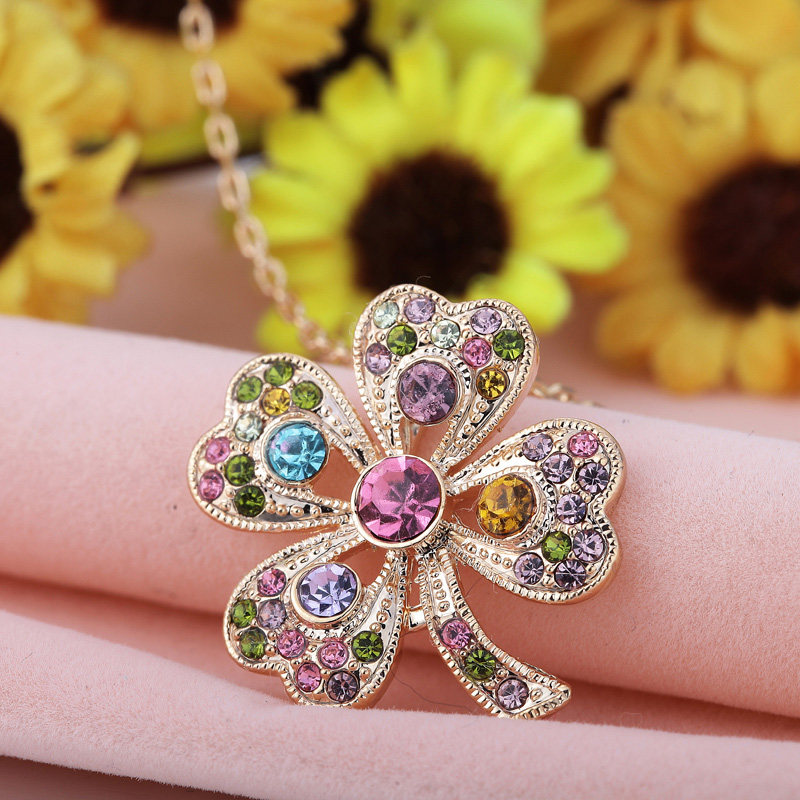 004Clover Pendant