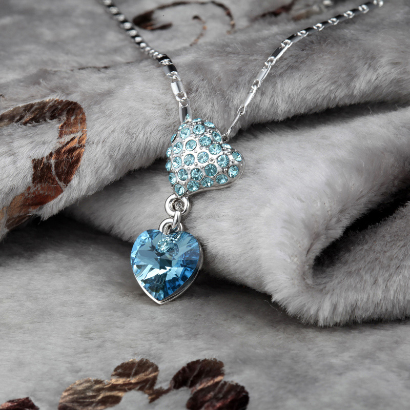 006Closer Heart Pendant