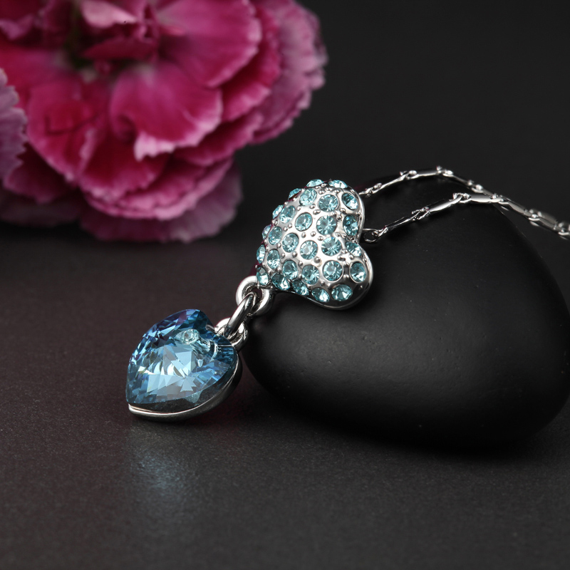 009Closer Heart Pendant