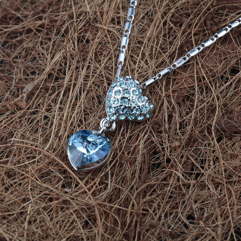 008Closer Heart Pendant