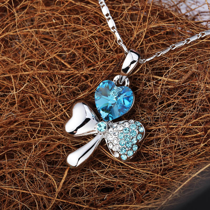 001Clover Pendant