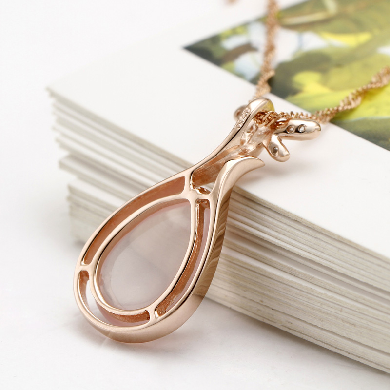 3ross quartz pendant