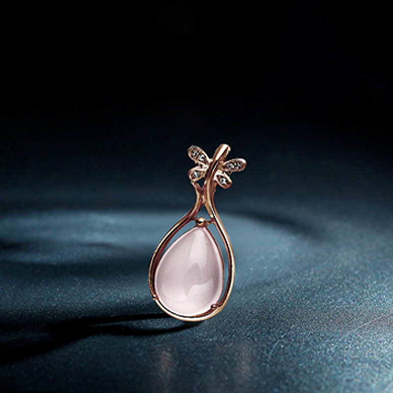 4ross quartz pendant