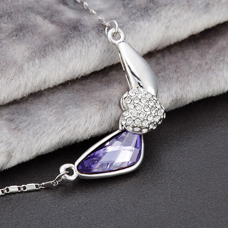 9Wing Pendant