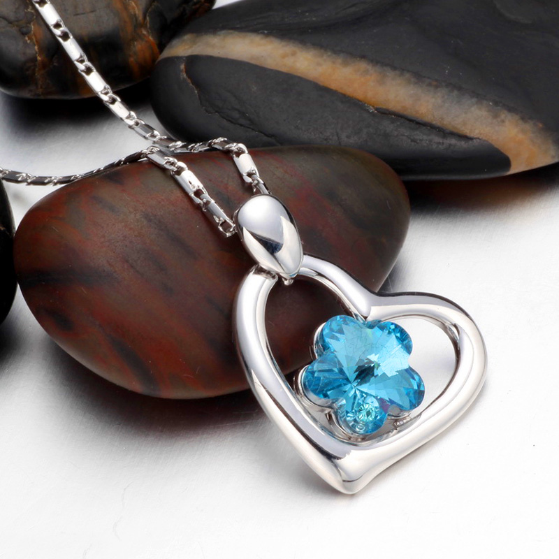 495Butterflies pendant