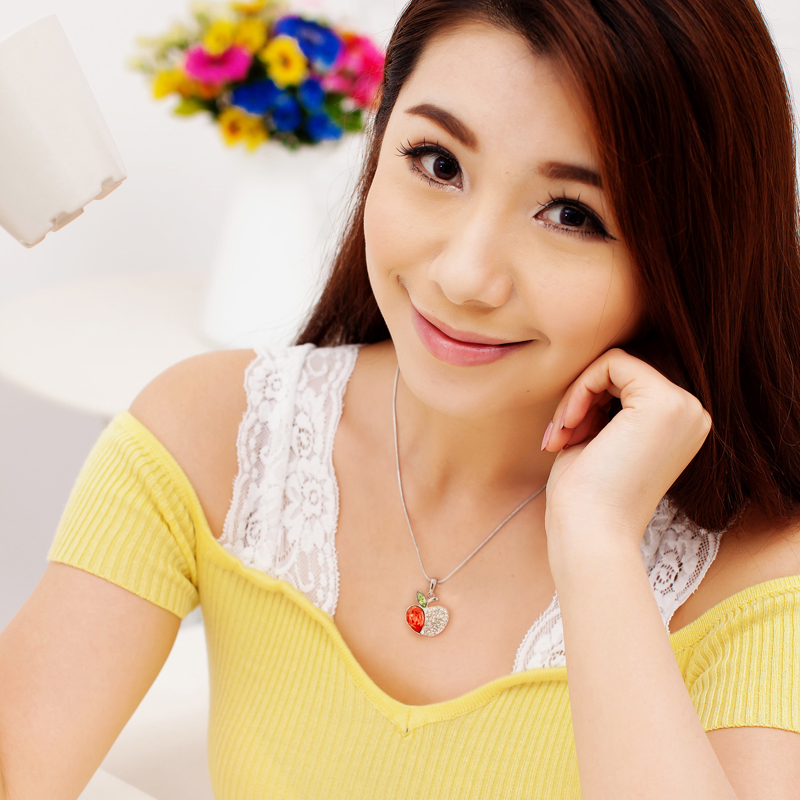 模特2Lovely apple pendant