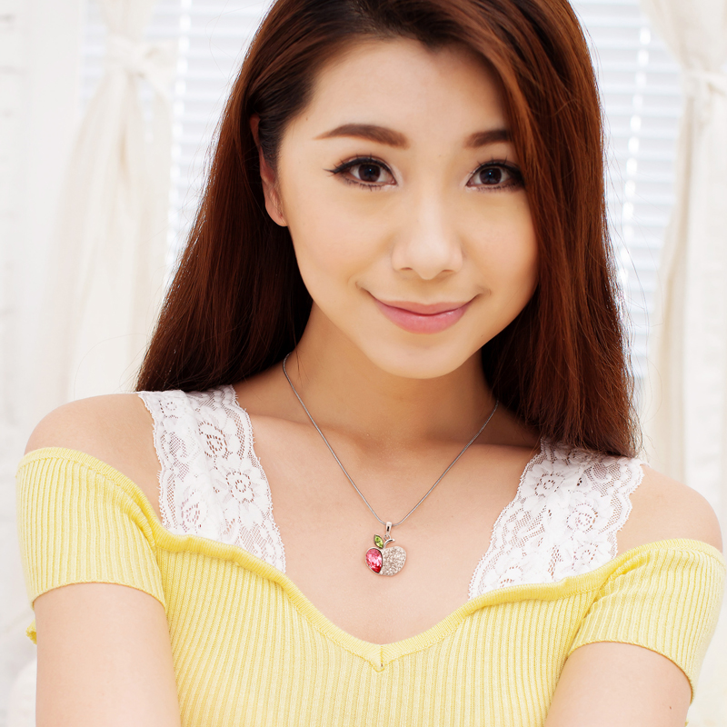 模特Lovely apple pendant