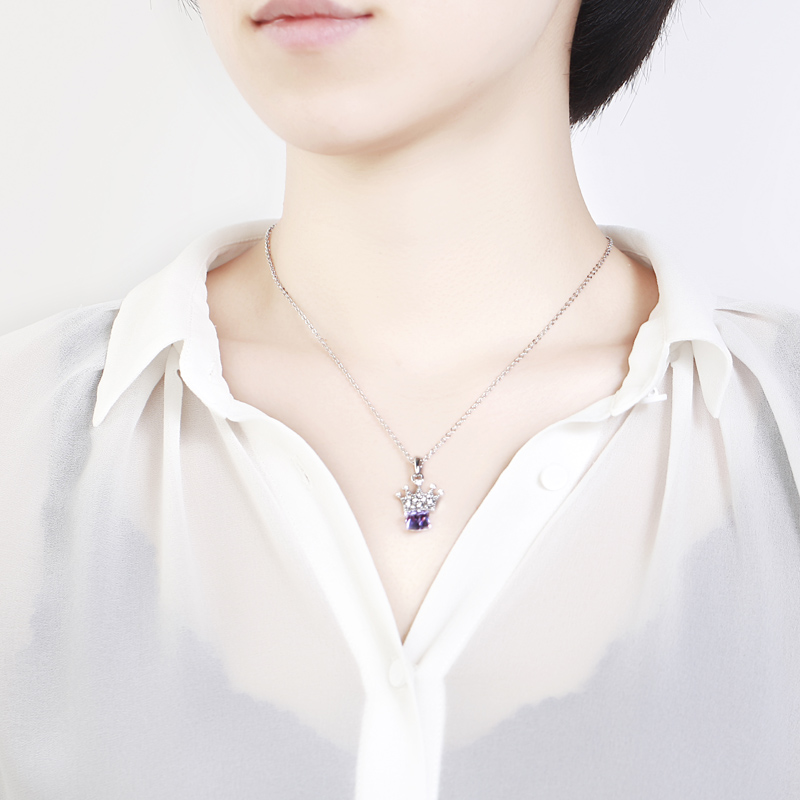 35Magic crown pendant
