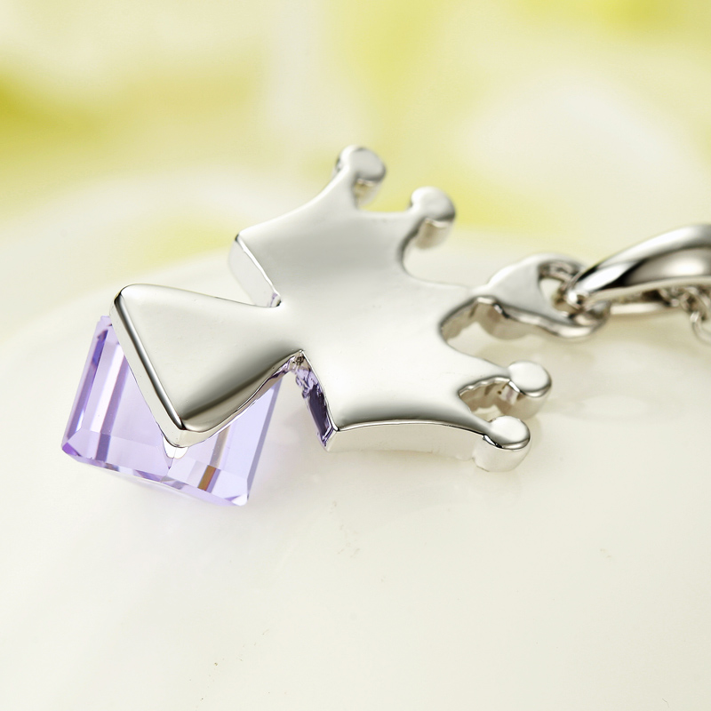 36Magic crown pendant