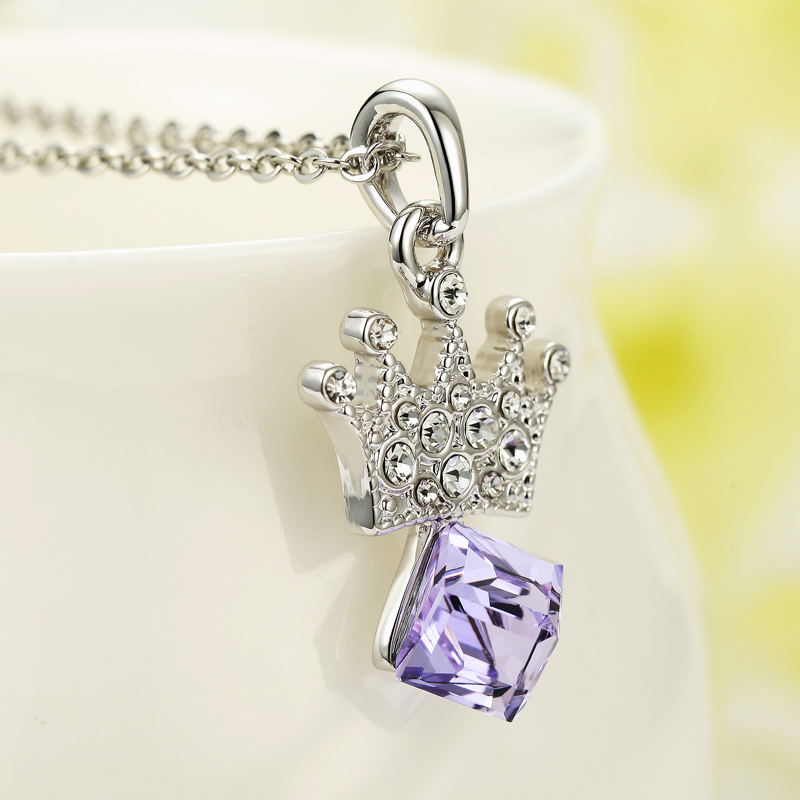 44Magic crown pendant