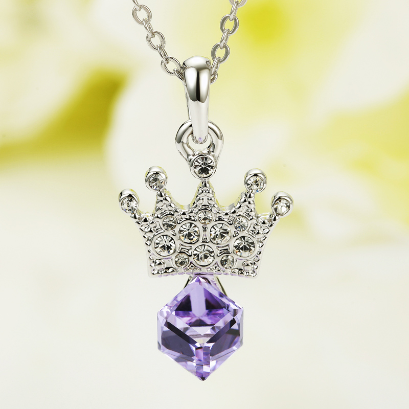45Magic crown pendant