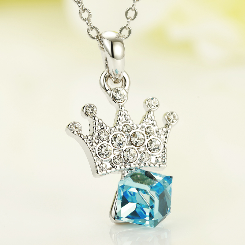23Magic crown pendant