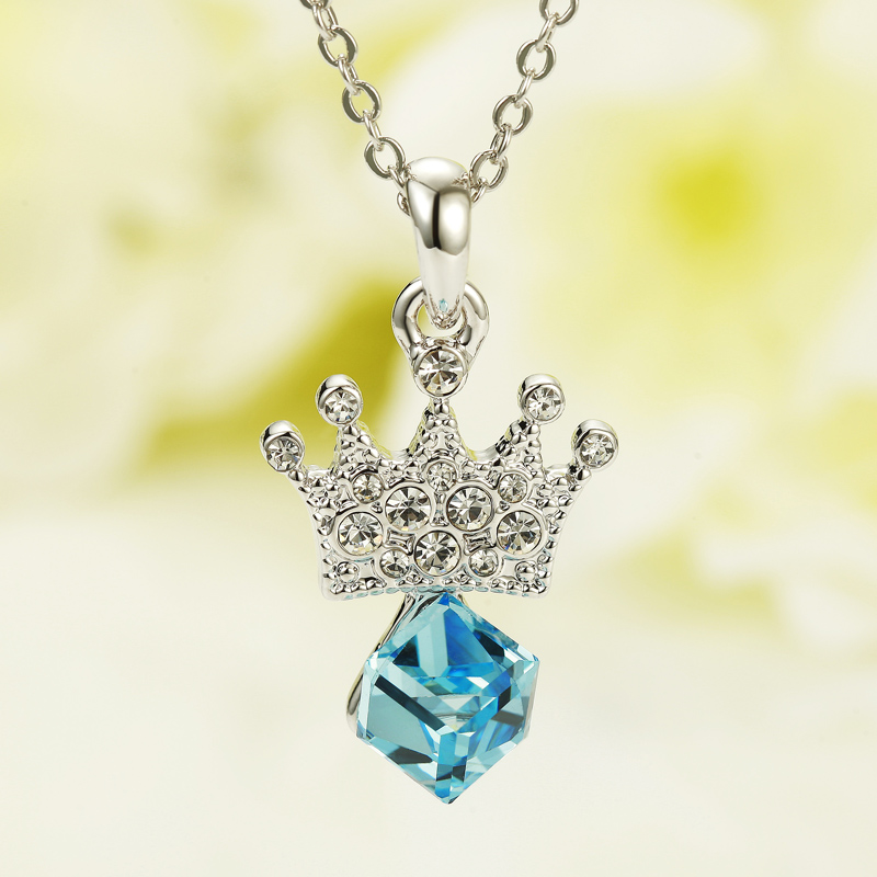 24Magic crown pendant