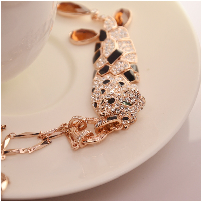 202Jaguar Pendant
