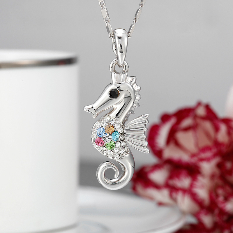 5Sea horse pendant