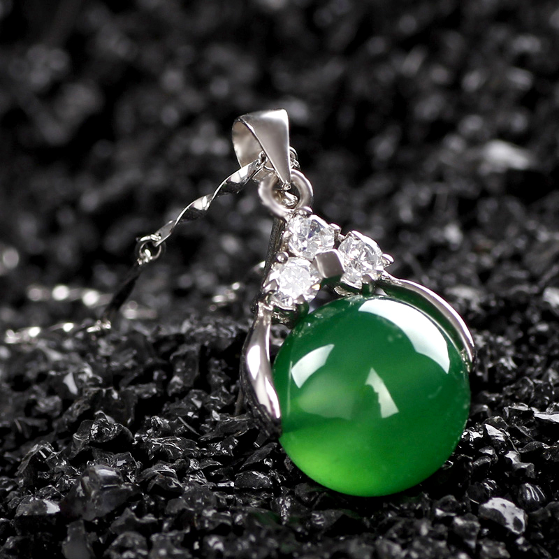 2Jade bead pendant