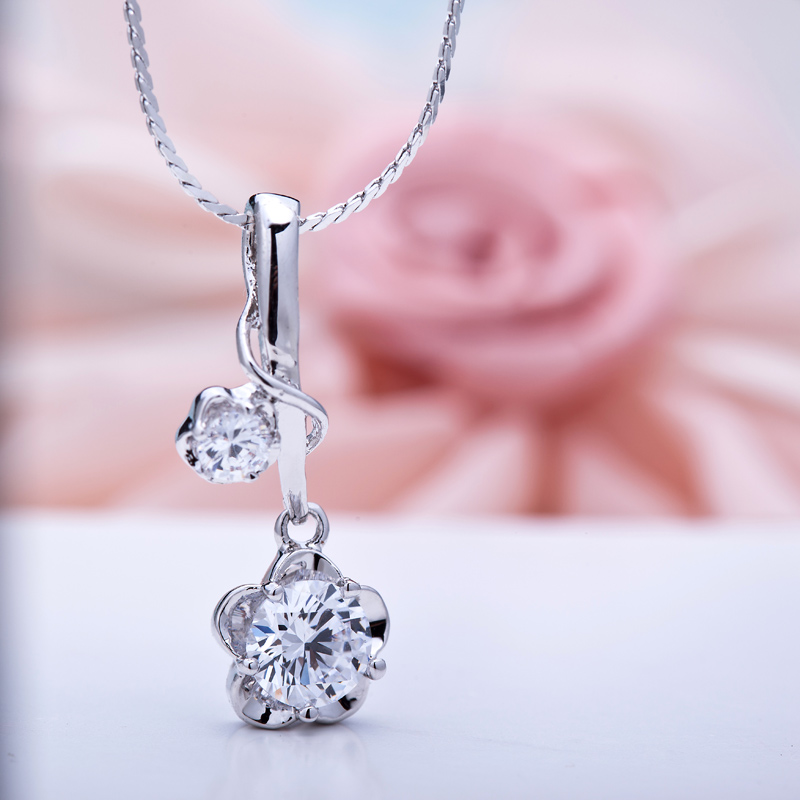 MDEXL00082-相拥-2Hug Pendant Pendant 