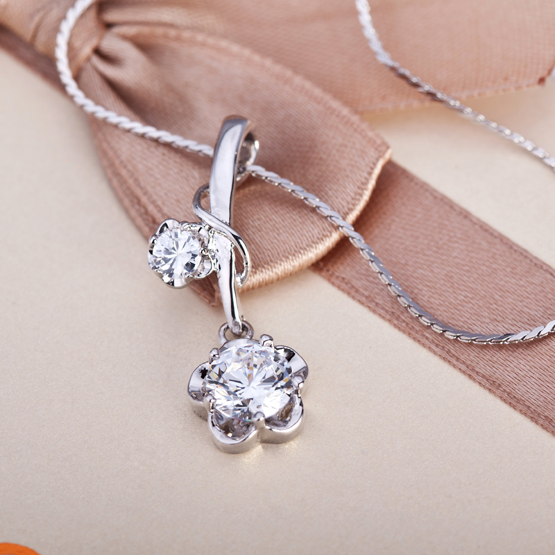 MDEXL00082-相拥-4Hug Pendant Pendant 
