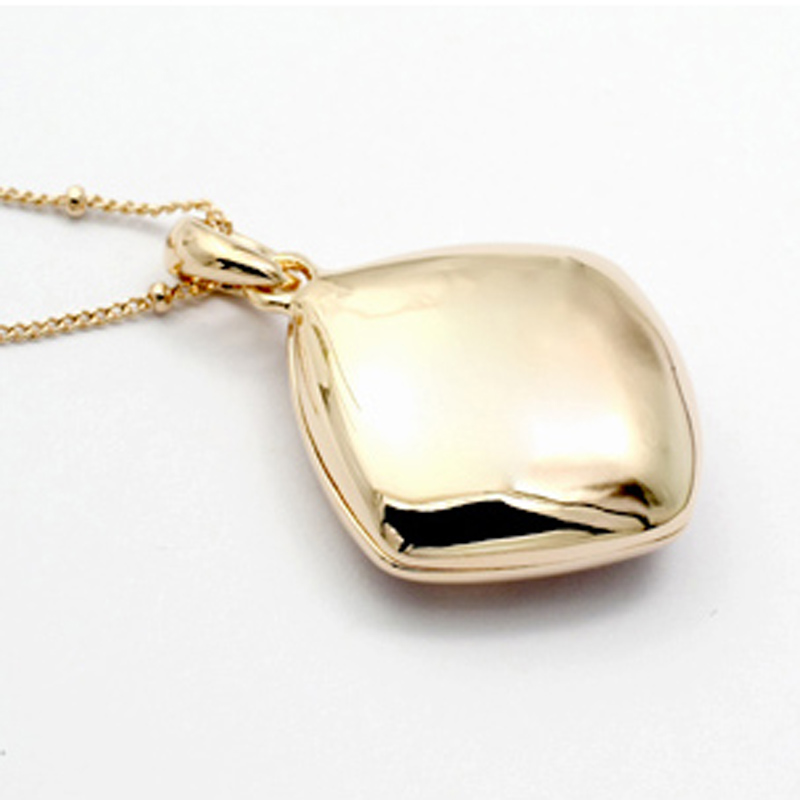 3Rose story Pendant