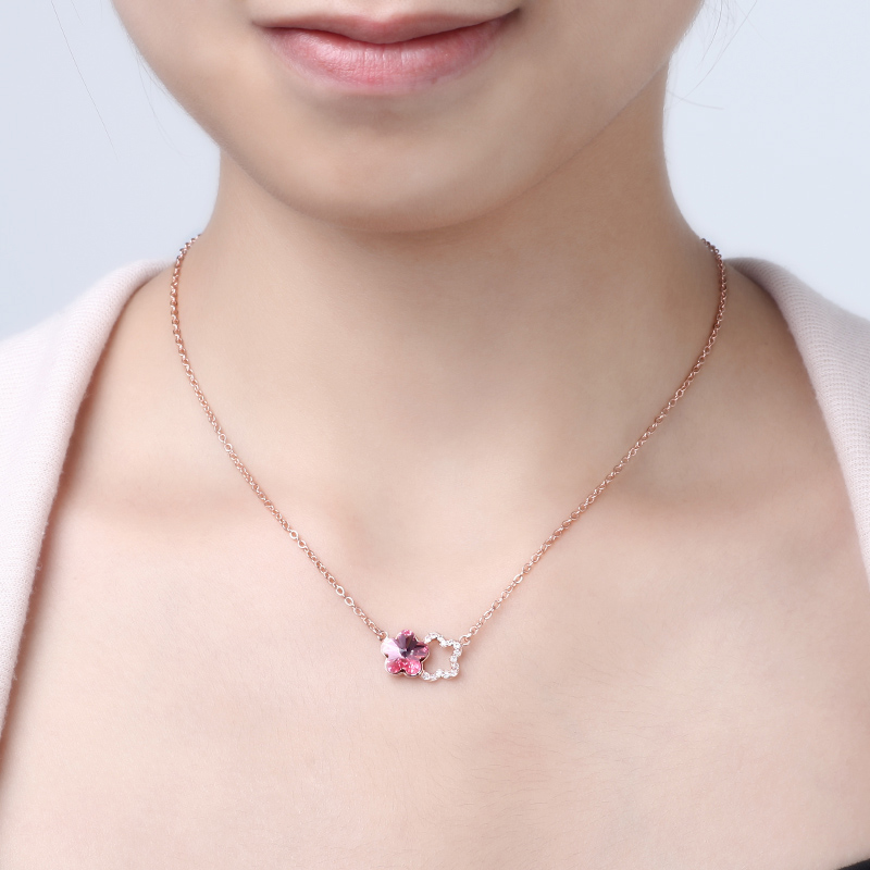 IMG_2457Luck flower pendant