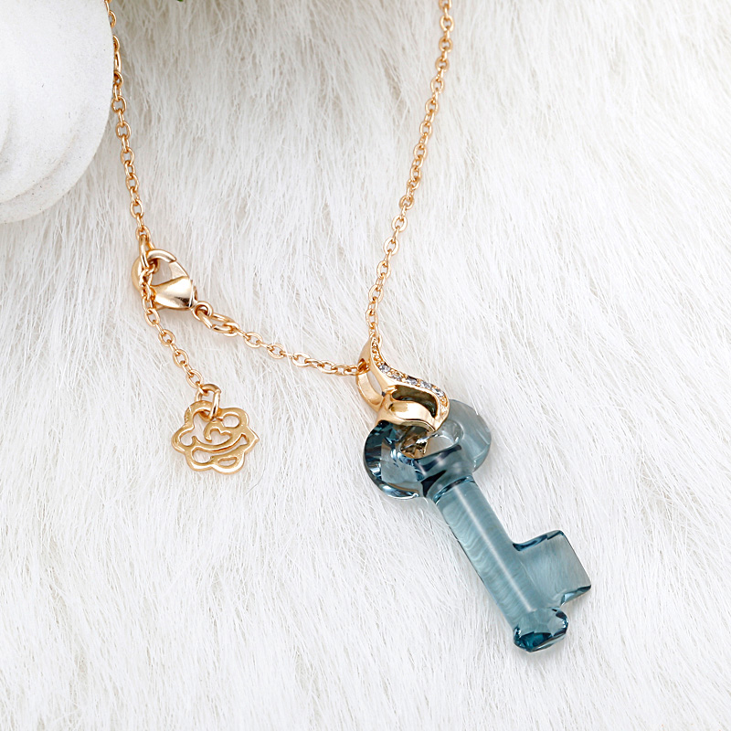002The Key Pendant 